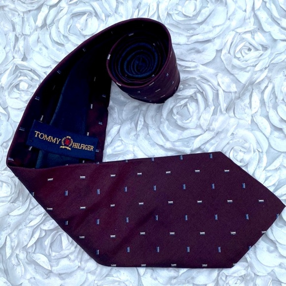 New Tommy Hilfiger mens silk tie